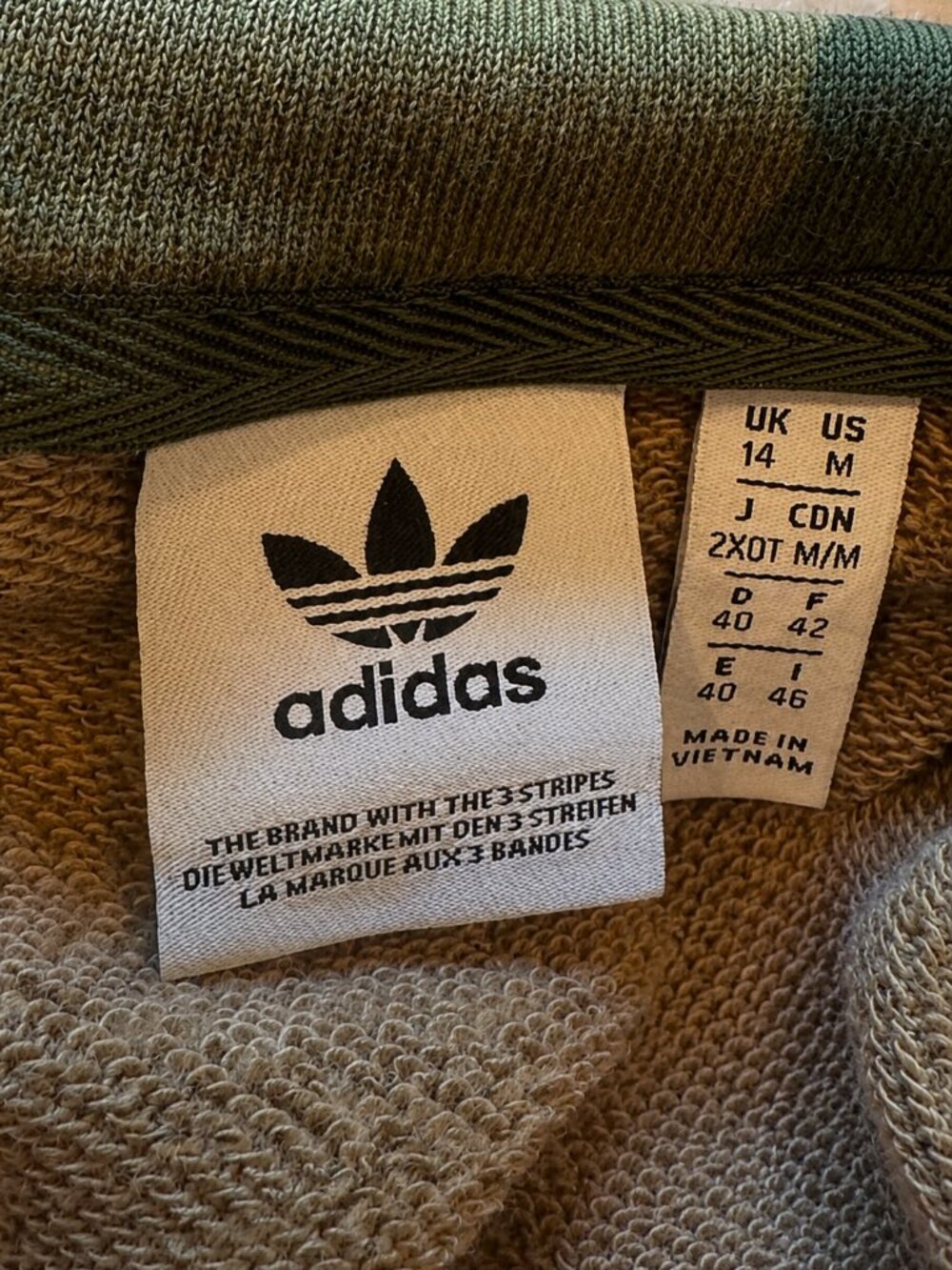 adidas Originals Camo Cropped Half Zip Sweatshirt Women’s Medium - Picture 5 of 5